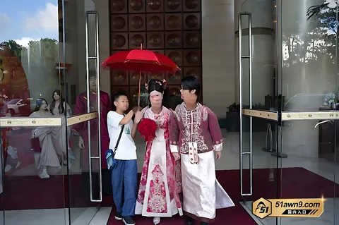 新婚少妇SM调教佩戴眼罩穿黑丝挂脖内衣自慰8 高颜新婚少妇 婚后被丈夫引入SM 从羞 新婚少妇SM调教佩戴眼罩穿黑丝挂脖内衣自慰8