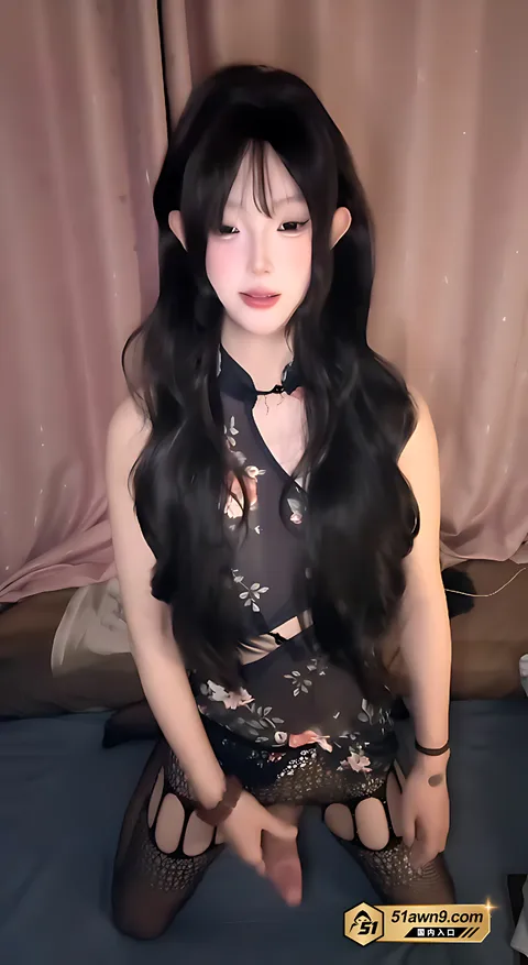 宣十七穿连体衣配网格丝袜自慰细节2 男娘 宣十七 对着镜头尽头各种辱骂骚话 宣十七穿连体衣配网格丝袜自慰细节2