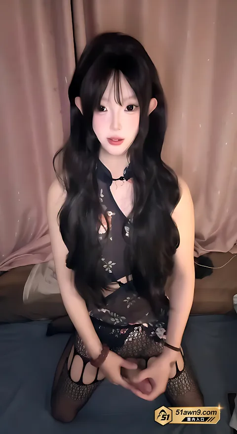 宣十七穿连体衣配网格丝袜自慰细节8 男娘 宣十七 对着镜头尽头各种辱骂骚话 宣十七穿连体衣配网格丝袜自慰细节8