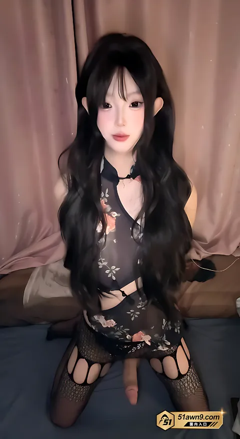宣十七穿连体衣配网格丝袜自慰细节9 男娘 宣十七 对着镜头尽头各种辱骂骚话 宣十七穿连体衣配网格丝袜自慰细节9