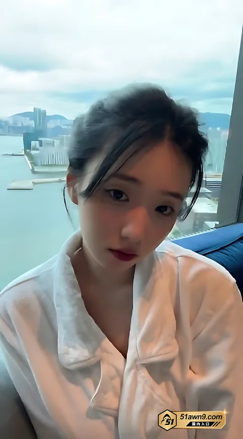 留学生妹子全裸私拍使用透明玩具自慰8 精致猪猪女孩 居家模拟啪啪做爱 骑乘假 留学生妹子全裸私拍使用透明玩具自慰8