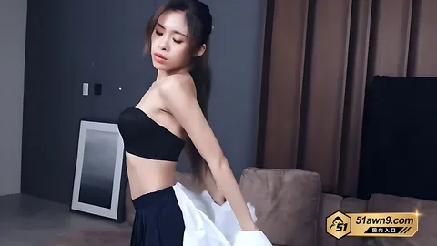 台妹露娜穿JK短裙脱衣跨坐男方实战9 高颜台妹 露娜 COS装睡学妹勾引学长 台妹露娜穿JK短裙脱衣跨坐男方实战9