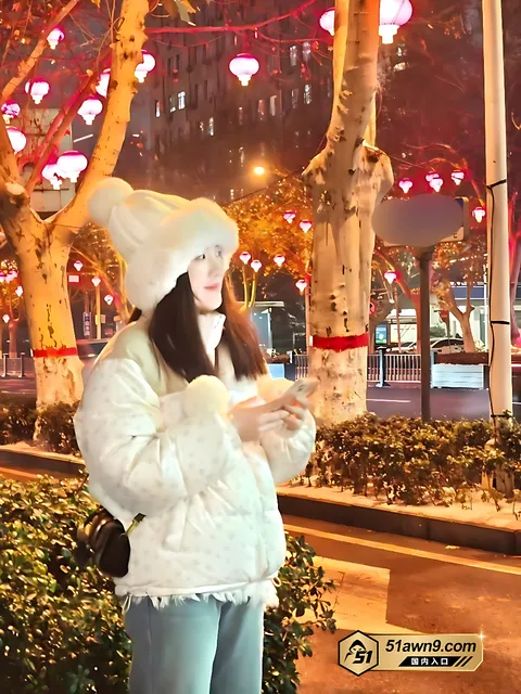 网红私拍穿白色印花上衣足交口交及骑乘接触细节9 高颜值小网红 线下与金主约炮 戴狗链爬 网红私拍穿白色印花上衣足交口交及骑乘接触细节9