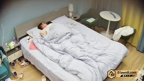 白丝妹子在床上跟男的缠在一起5 暖播酒店偷拍流出 小情侣兔耳白丝情趣做 白丝妹子在床上跟男的缠在一起5