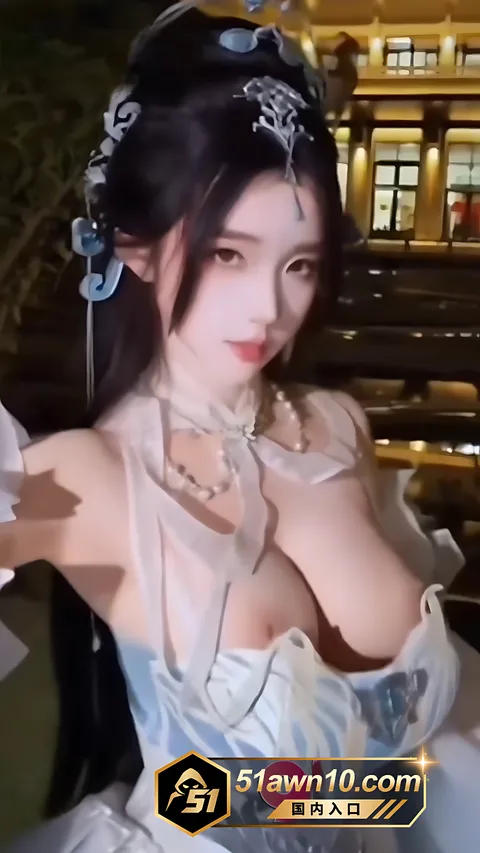 抖音网红小埋姐姐私拍服装切换与无上装细节8 抖音网红 小埋姐姐 AI脱衣白虎巨乳反 抖音网红小埋姐姐私拍服装切换与无上装细节8