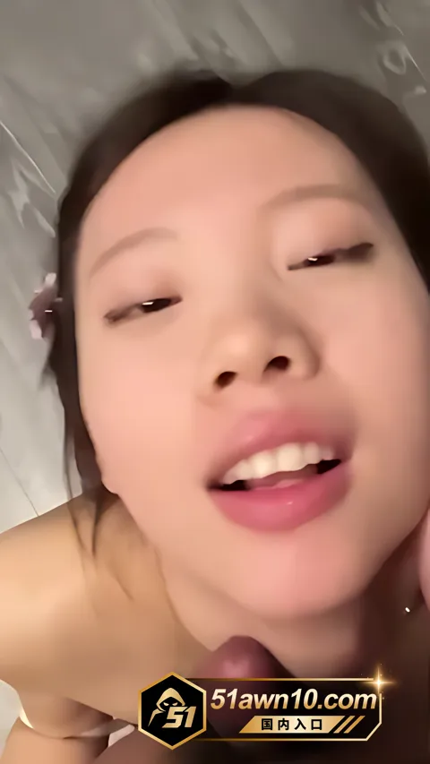 陈晓慧跪着含白蕾丝内衣滑落3 成都高颜值女大 陈晓慧 与学长约炮被曝 陈晓慧跪着含白蕾丝内衣滑落3