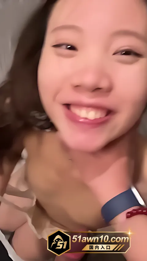 陈晓慧跪着含白蕾丝内衣滑落8 成都高颜值女大 陈晓慧 与学长约炮被曝 陈晓慧跪着含白蕾丝内衣滑落8