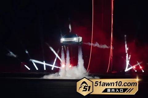 photo20261017101127结果 特斯拉 Roadster2.0 会飞炸 photo20261017101127结果