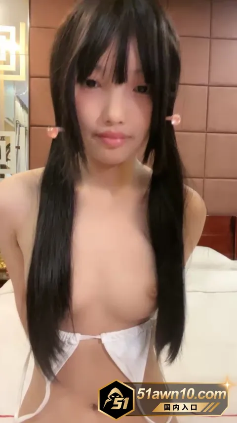 绝美双马尾少女 全身赤裸自慰白虎嫩穴