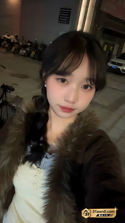 嫩妹戴白色蕾丝眼罩裸胸口交实录5 高颜值女友 情趣内衣大红丝袜完美露脸 嫩妹戴白色蕾丝眼罩裸胸口交实录5