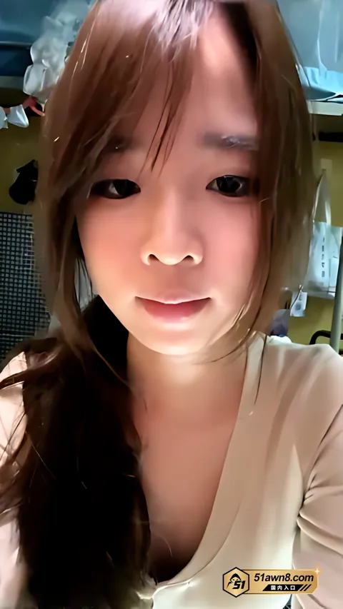 女大糯糯呀私拍戴白色口罩拨开逼抠穴出水1 河北职业学院 是女大糯糯呀 金主定制福 女大糯糯呀私拍戴白色口罩拨开逼抠穴出水1