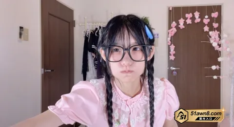 主播natsu067私拍用紫色玩具自慰细节2 ST站反差主播 natsu067 双马 主播natsu067私拍用紫色玩具自慰细节2