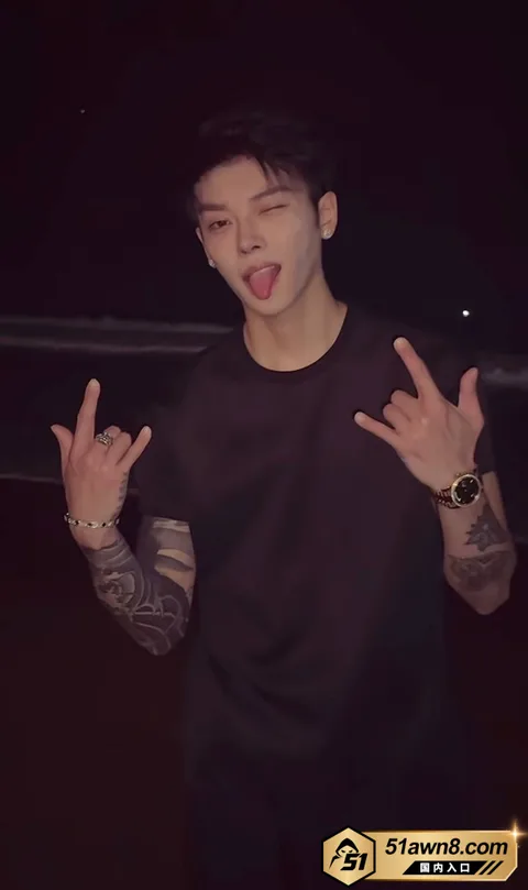 网红19 抖音吃瓜 男网红 田瀚明 睡大姐吃爱情 网红19