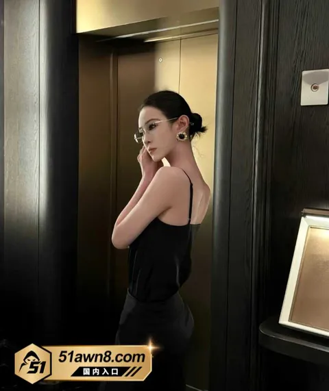 网红10 甜妹女网红 Melina 知三当三 明 网红10
