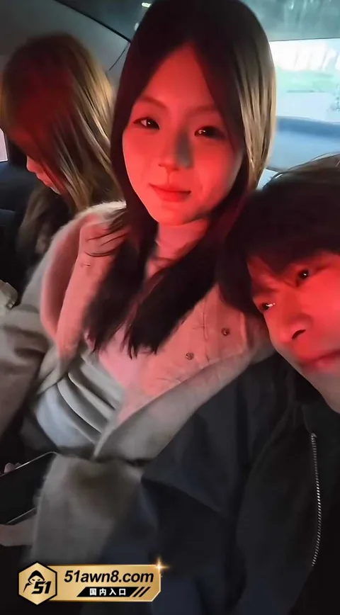 网红28 甜妹女网红 Melina 知三当三 明 网红28