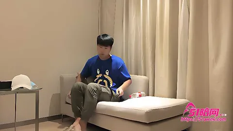 小宝约的白浴袍妹子在床上缠在一起3 小宝寻花 约甜美御姐 白裙舌吻舔弄猛顶 小宝约的白浴袍妹子在床上缠在一起3