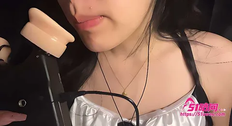 璐璐拿棒棒糖逗人纯欲特写2 高颜值ASMR声控御姐 璐璐睡不着 吊 璐璐拿棒棒糖逗人纯欲特写2