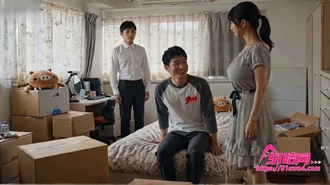 春花被两个男的围在床上肢体接触2 日本极品AV女优 春花 被两个男围在床 春花被两个男的围在床上肢体接触2