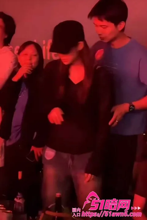 闺蜜11 王菲男闺蜜 Ryan 音乐节当众对 陈 闺蜜11