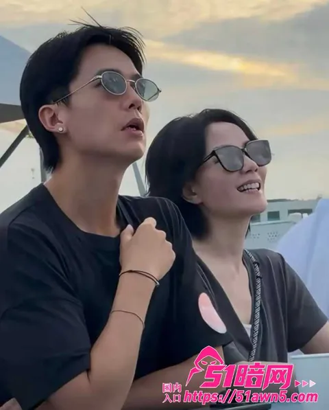 闺蜜12 王菲男闺蜜 Ryan 音乐节当众对 陈 闺蜜12