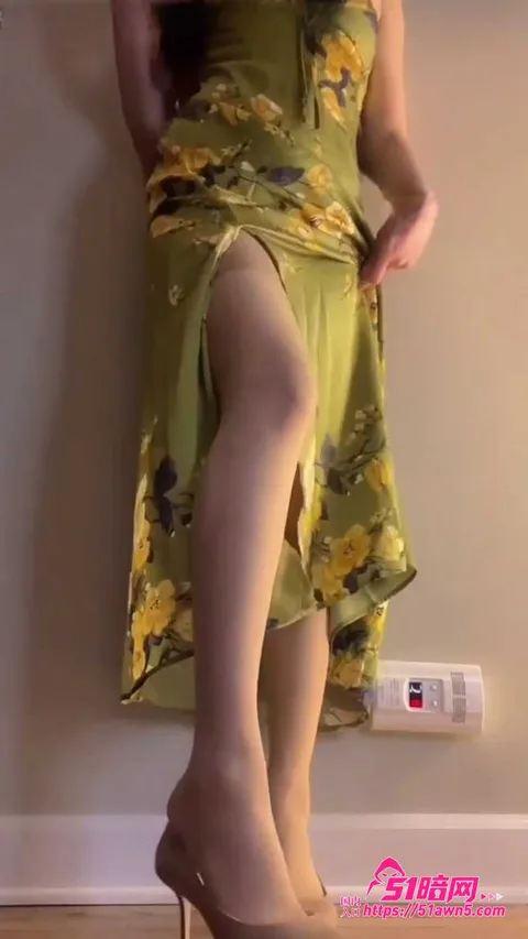 妞约下雨换装秀各种姿势摆弄5 超美骚逼 最讨厌妞约下雨 换装秀美鲍 妞约下雨换装秀各种姿势摆弄5