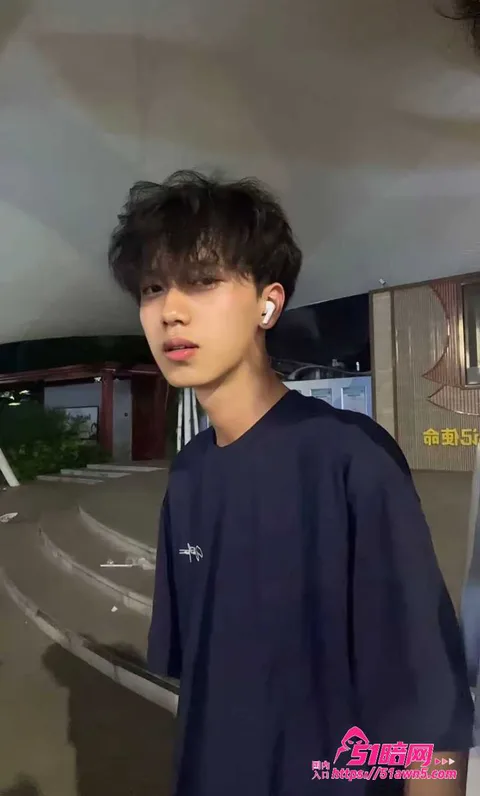 zzx7骗炮15 女网红 小涵 被抖音男网红 zzx7 zzx7骗炮15