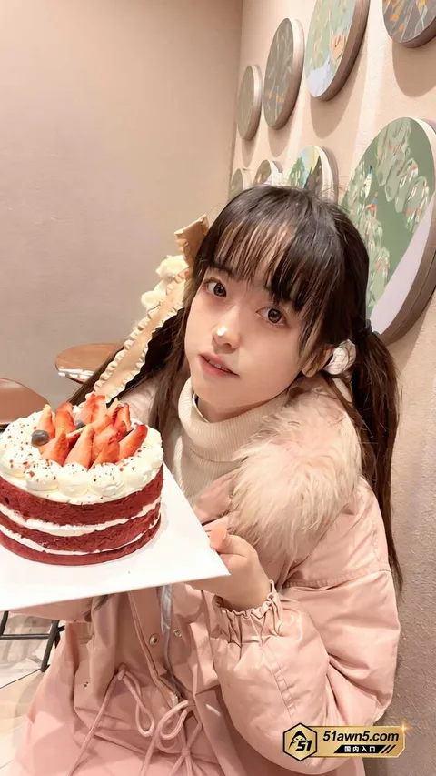 上海妹子洛丽塔私拍揉胸被摸9 上海妹子洛丽塔 白蕾丝私拍 镜前揉胸床 上海妹子洛丽塔私拍揉胸被摸9