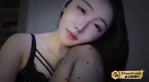 酥酥学姐黑蕾丝波点丝袜特写诱惑5 B站ASMR博主 酥酥学姐 高颜值御姐 酥酥学姐黑蕾丝波点丝袜特写诱惑5