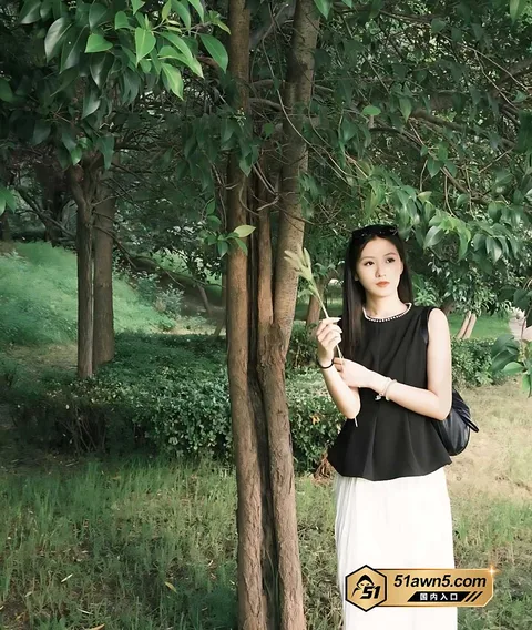 子敏在床上自己玩掰开骚逼给看1 推特约炮大神 酒店约操21岁巨乳大学生 子敏在床上自己玩掰开骚逼给看1