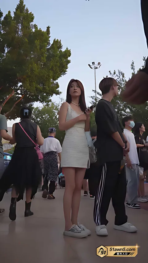 bananacat系列街拍裙底内裤特写2 bananacat系列 抄底极品小姐姐 bananacat系列街拍裙底内裤特写2