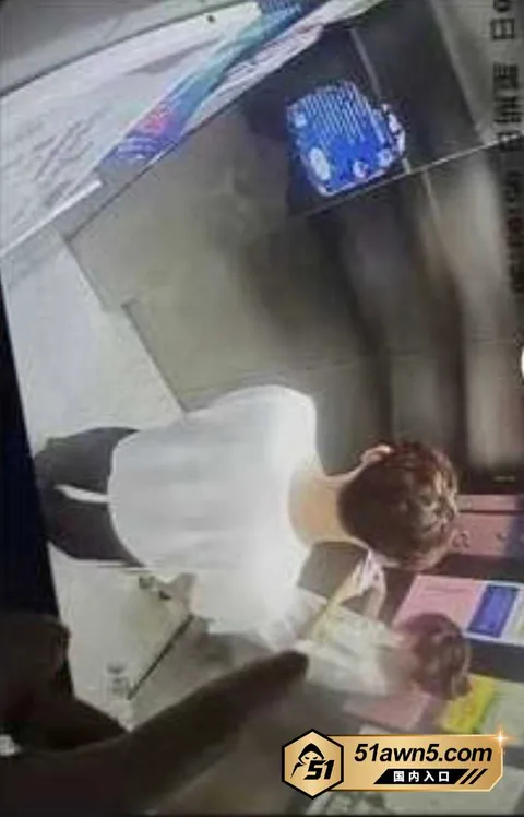 方立圆18 青岛驻唱女网红 方立圆 主动约炮骗炮 方立圆18
