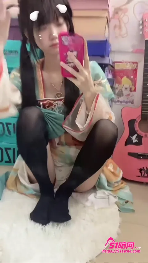 极品福利姬 饭崽 汉服COS足控自慰