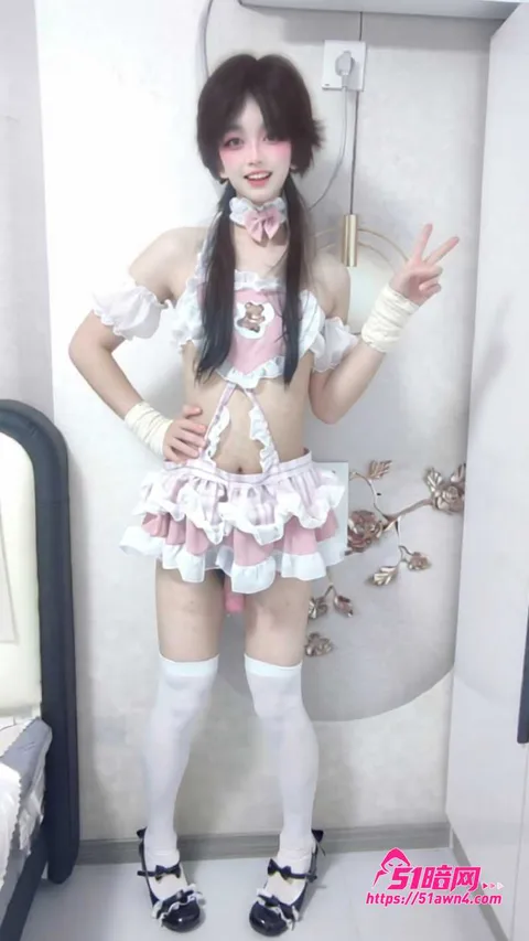 小小穿白色蕾丝围裙7 极品伪娘 小小 白色过膝袜配萝莉装 道 小小穿白色蕾丝围裙7
