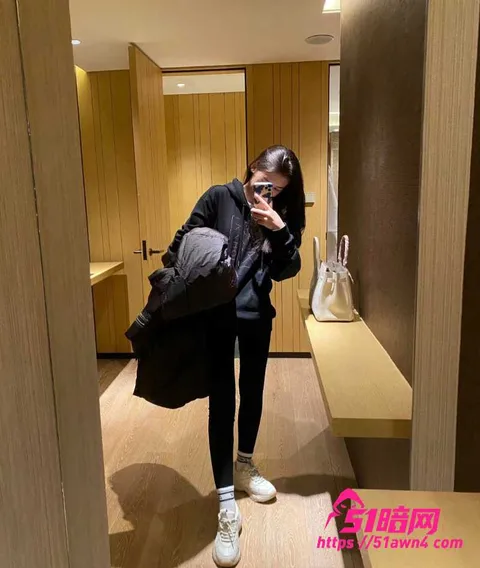魏莹34 百万粉女主播 魏莹 宁让粉丝操不陪大哥 魏莹34