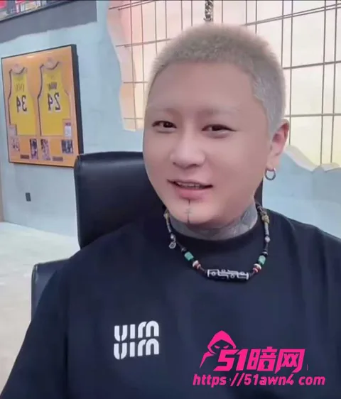 方丈32 千万粉 方丈 直播自曝多次搞破鞋 拒绝 方丈32