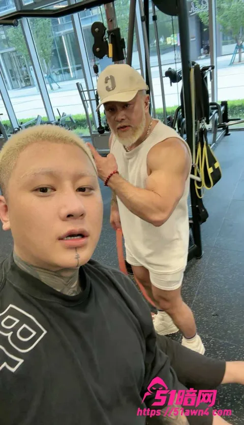 方丈36 千万粉 方丈 直播自曝多次搞破鞋 拒绝 方丈36