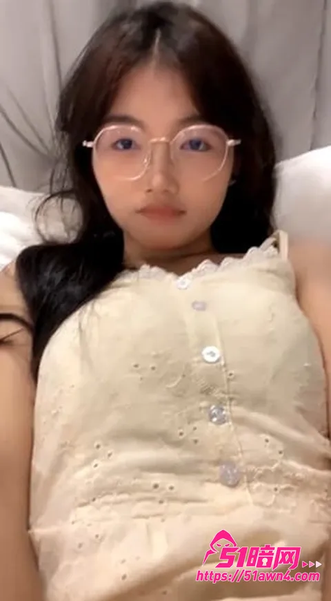 photo20260819120239 极品嫩妹 困困兔 拉闺蜜下海开播发家致 photo20260819120239